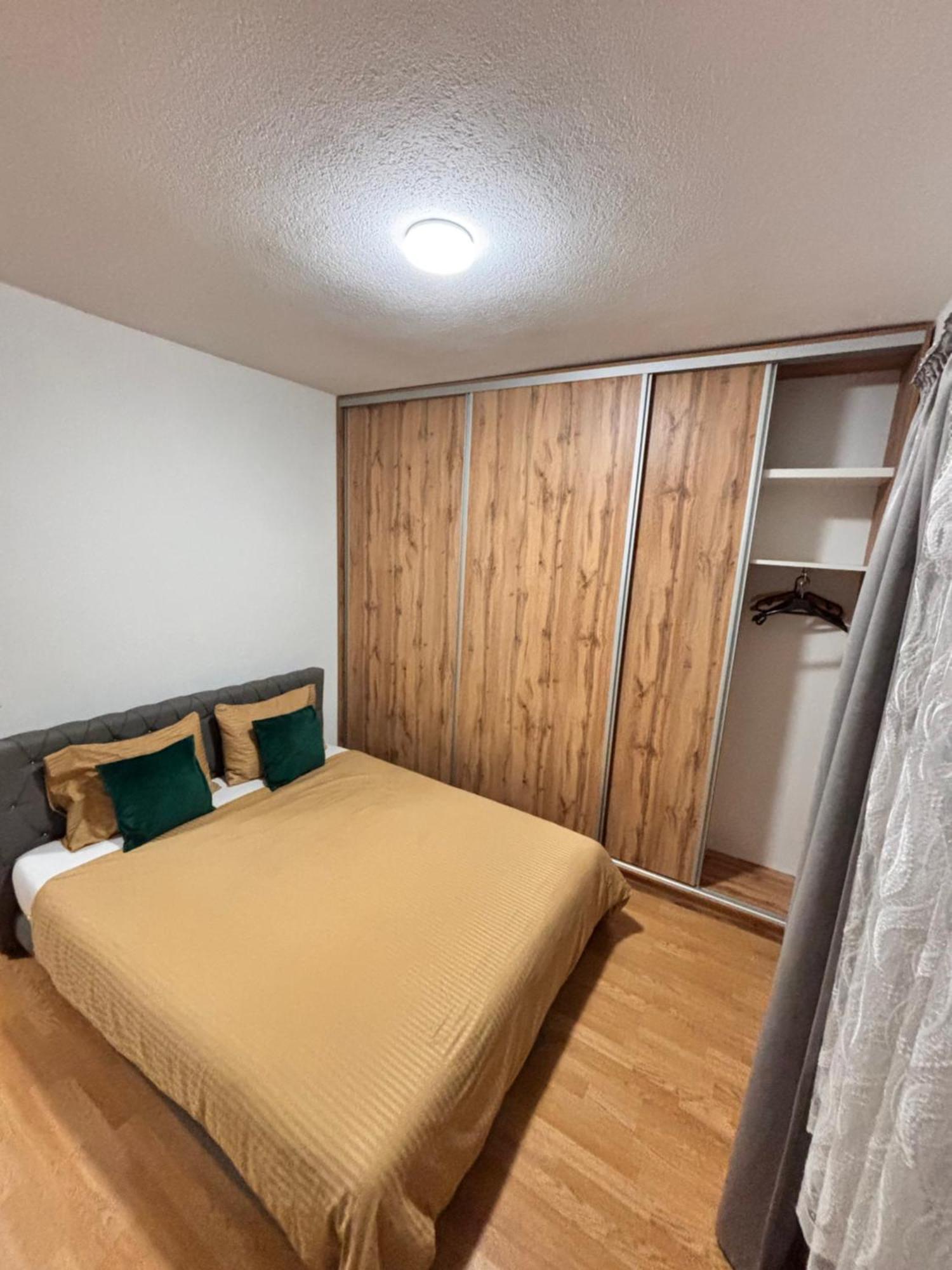 R-Residency Ll Apartment Banja Luka Bagian luar foto