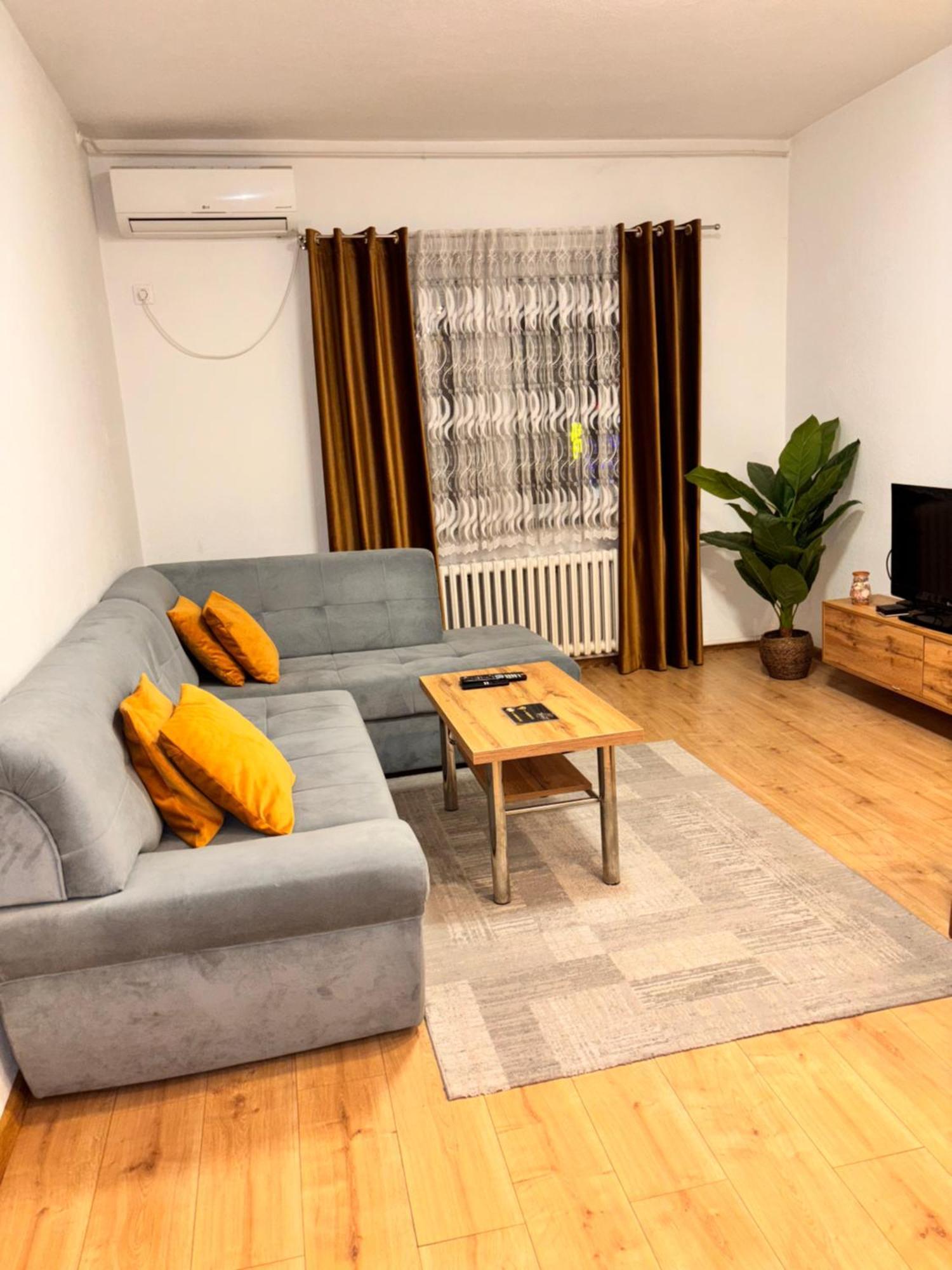 R-Residency Ll Apartment Banja Luka Bagian luar foto